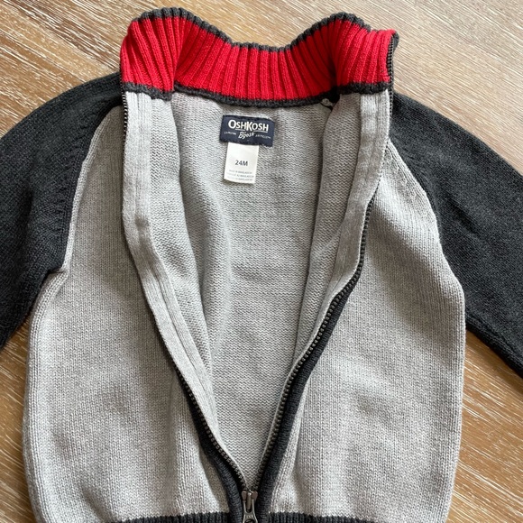 Sweater OskKosh 24 months zip up grey red - Picture 3 of 5